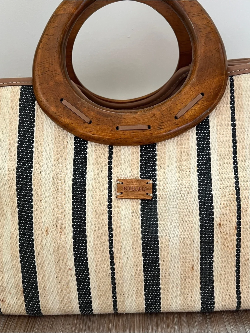 Relic Straw Tote Wood Handle Striped Resort Beach Bag purse handbag